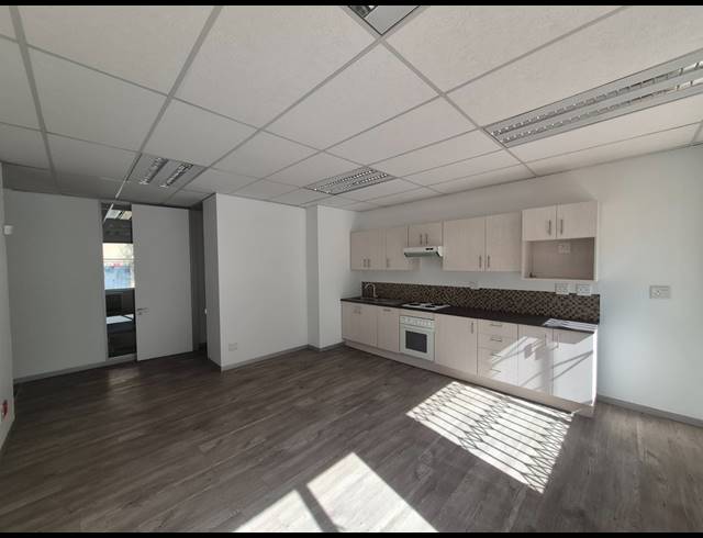 321M² OFFICE TO LET IN SANDTON CENTRAL